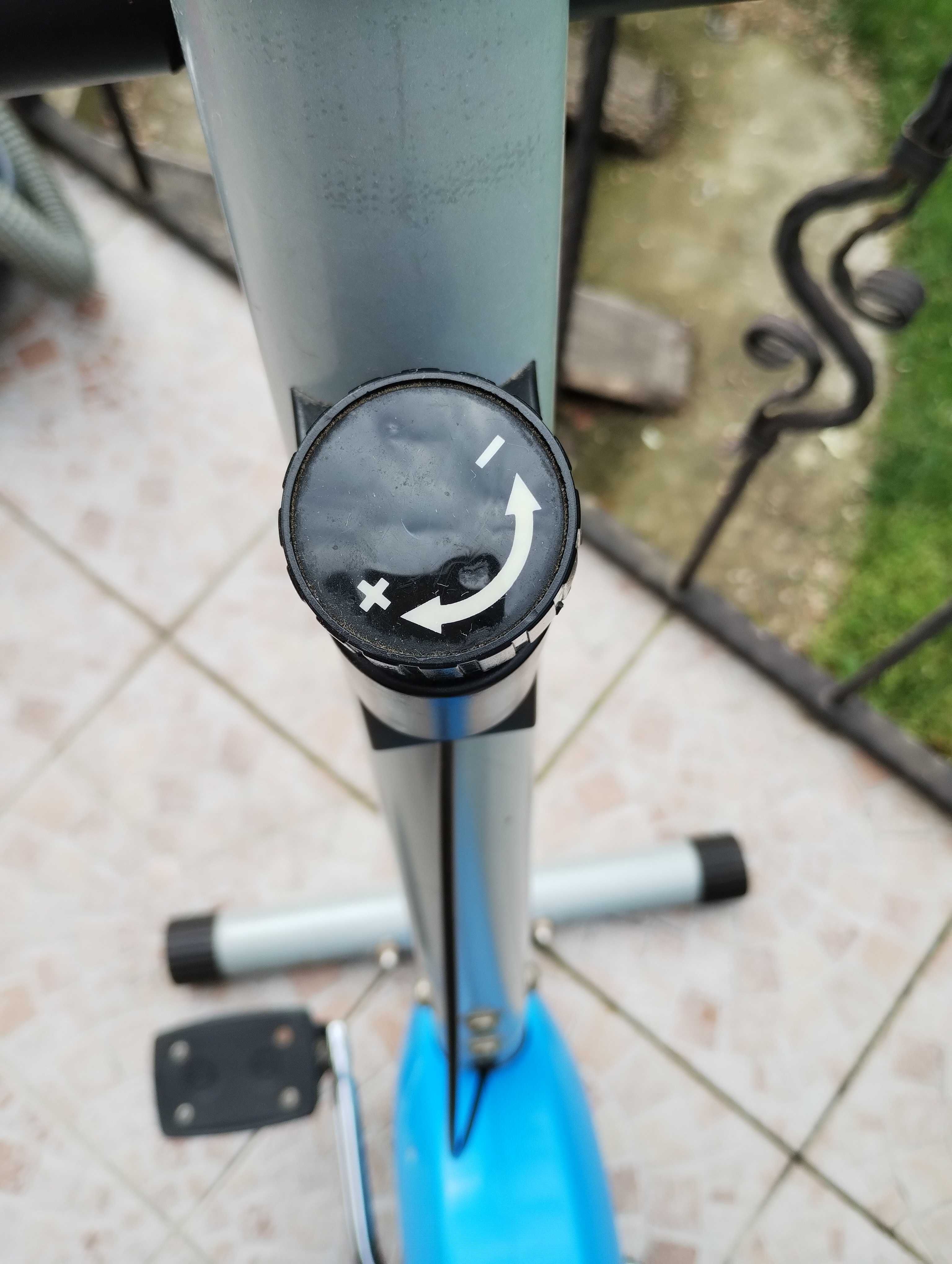 Велоергометър в синьо