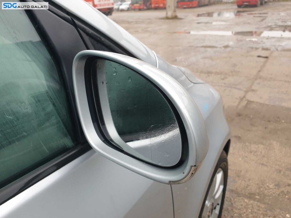 Oglinda Dreapta Electrica Fara Pliere Rabatare Volkswagen Golf 5 Plus 2004 - 2008 Culoare LA7W