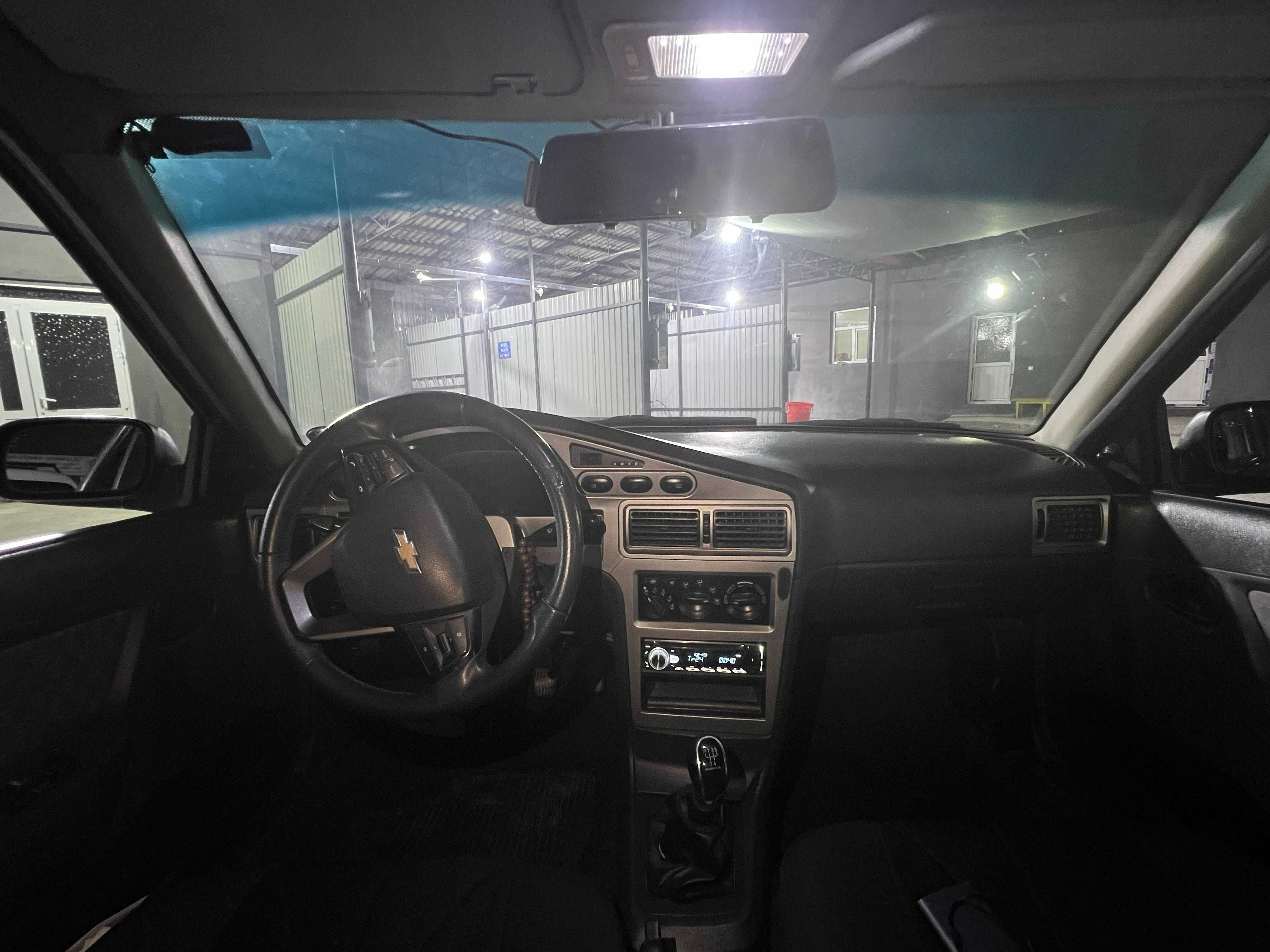 Nexia 2 (2015, 111.000 km)