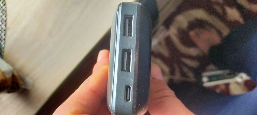Power bank 2.4 A ,1.5 A.