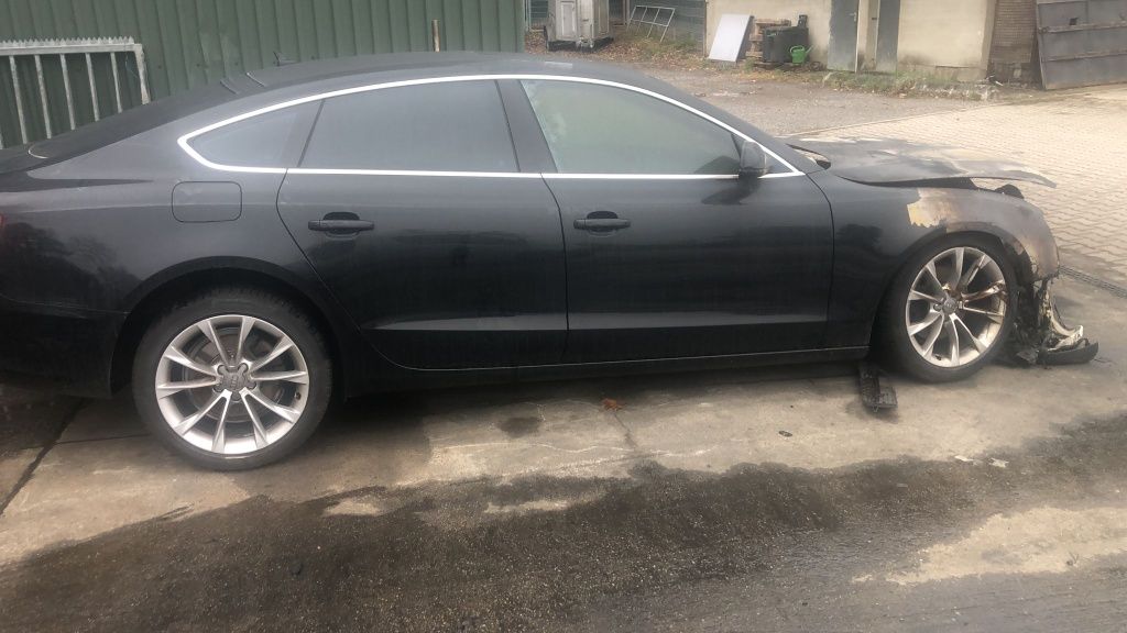 Dezmembrez vand piese Audi A5 , 5 uși , 1.8 tfsi  , CJEB , euro 5