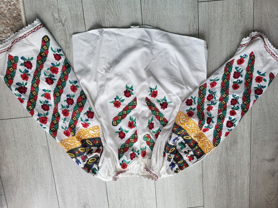 Ie veche traditionala autentica