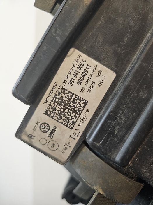 Фарове Passat B8