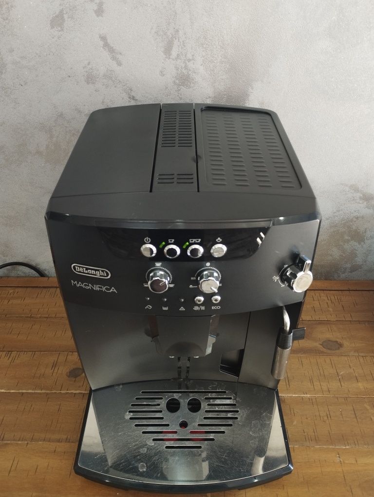 Aparat de cafea DeLonghi Magnifica ECO Black