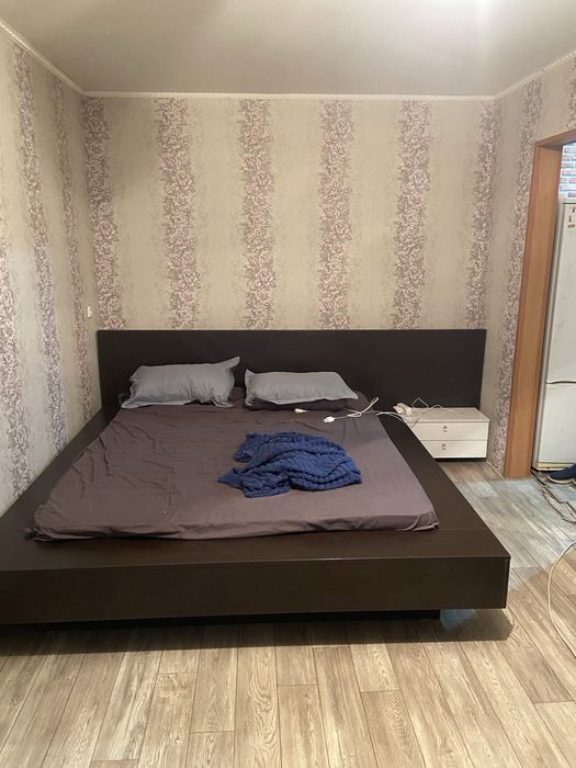 Продам кровать 15 тысяч самовывоз