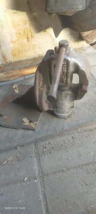 Тиски  продам не дорого