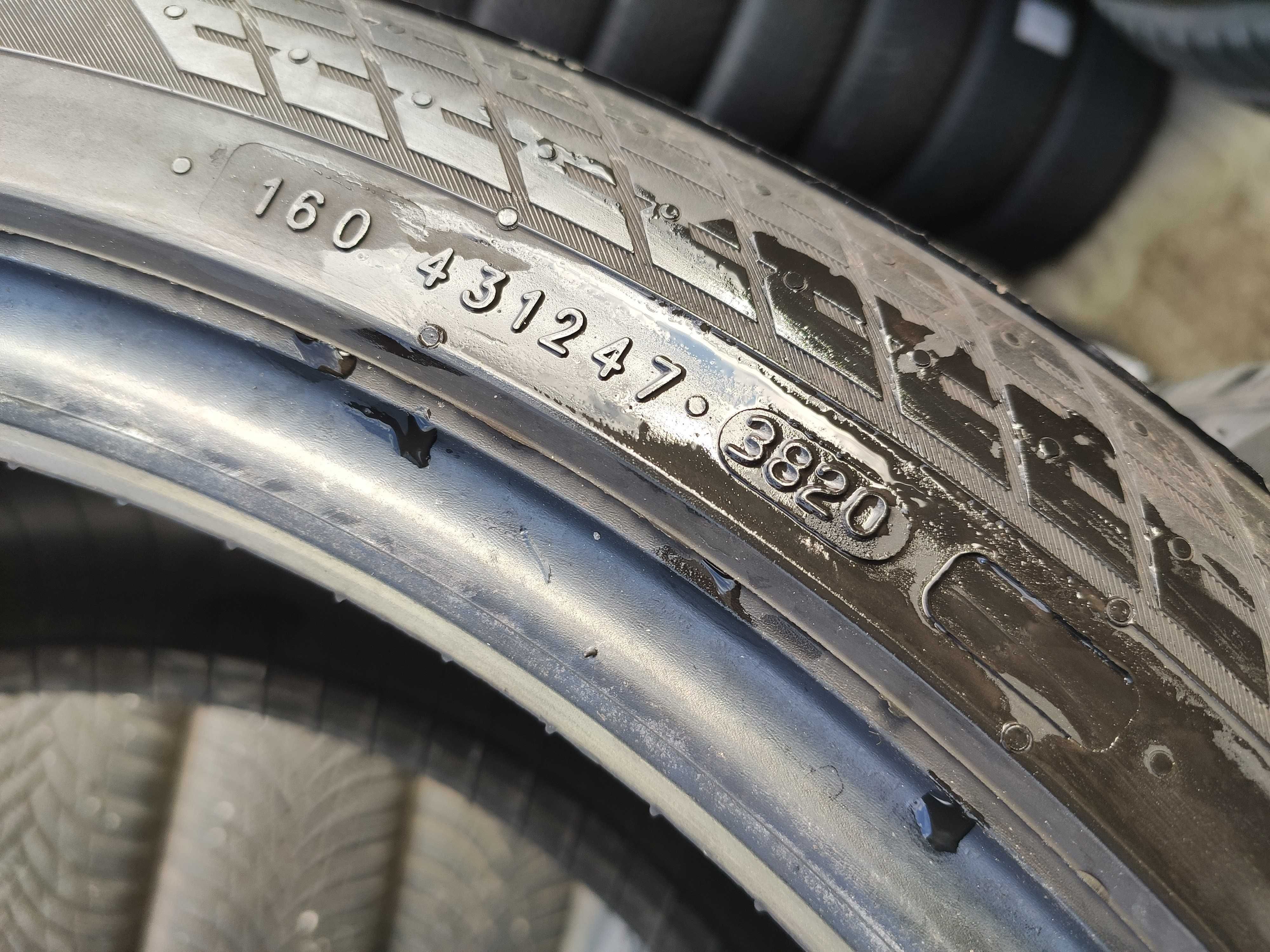 2бр Зимни гуми 235 45 19 - Michelin