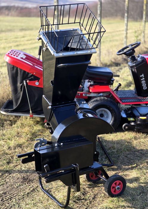 Tractoras gazon iarba Profesional Westwood +tocator scarificator 3 cut