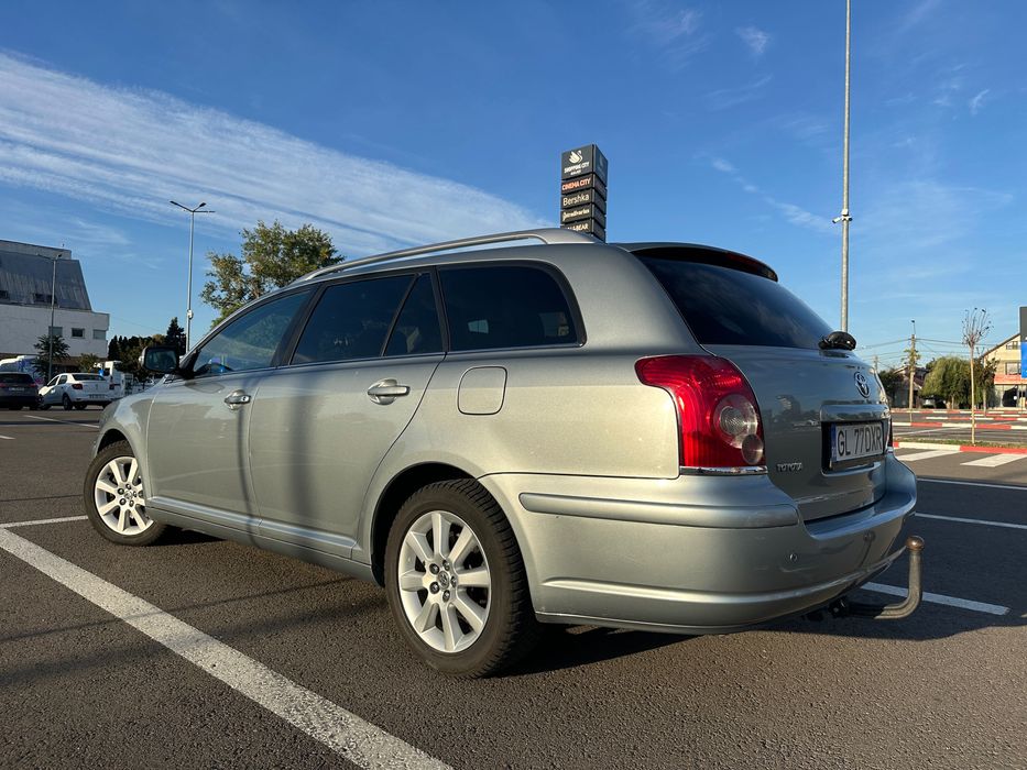 Vând / Schimb Toyota Avensis T25