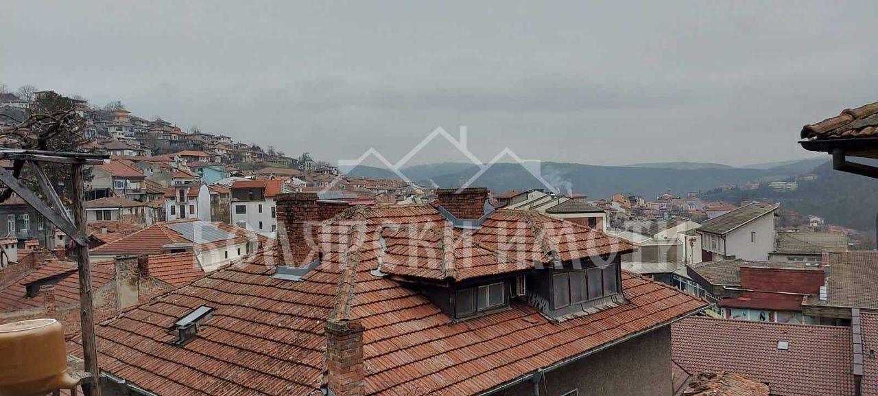 Дава се под наем Етаж от къща в Велико Търново, Център - 60 кв.м за 280.5 € - Снимка #11