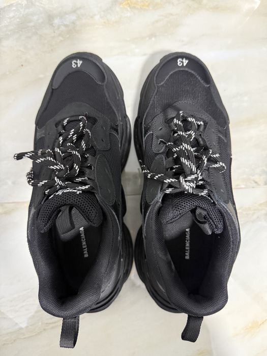 Balenciaga Triple s