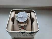 Ceas Fossil Nou, la cutie