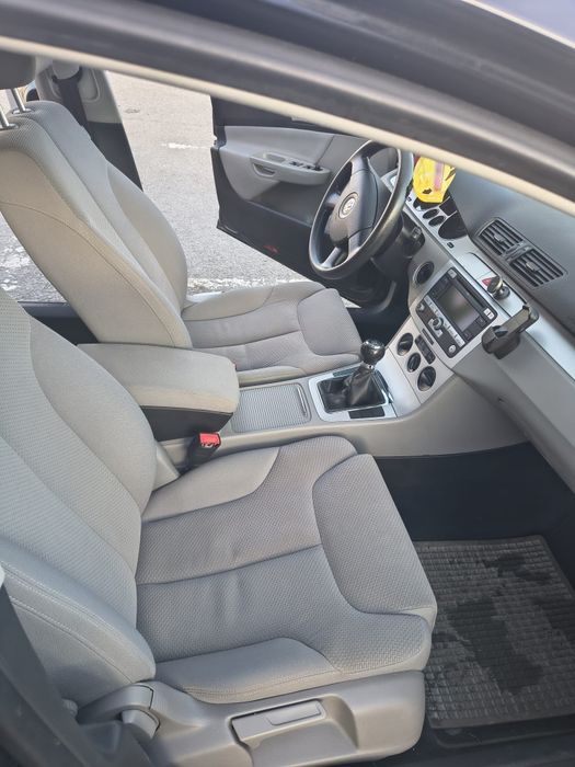 Vând Volkswagen passat