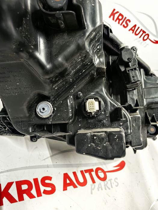 Десен фар Toyota Yaris 2019-23г Full LED/Тойота Ярис 2019-23г