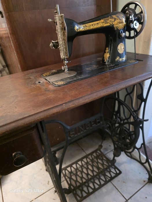 Mașină de cusut SINGER