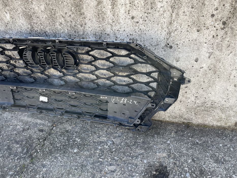 Решетка за Audi Q3 Sline Ауди Ку3  2019-2024г