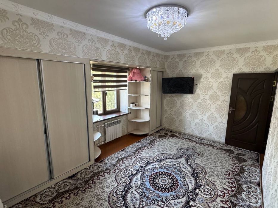 Uchtepa 22 kvartal 1/4/4.   2/6 balkon srochna sotiladi