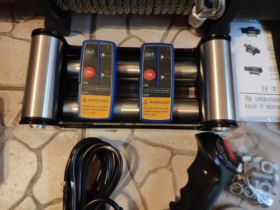 Troliu 12V 13500LBS AUTO / PLATFORMA 12V (6.2T) + 2 Telecomenzi NOU