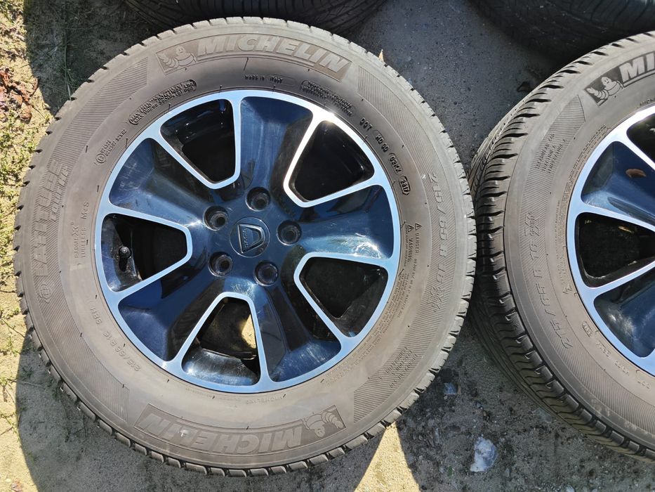 Jante Originale din Aluminiu de Dacia Duster M+S pe 16" pe Negru
