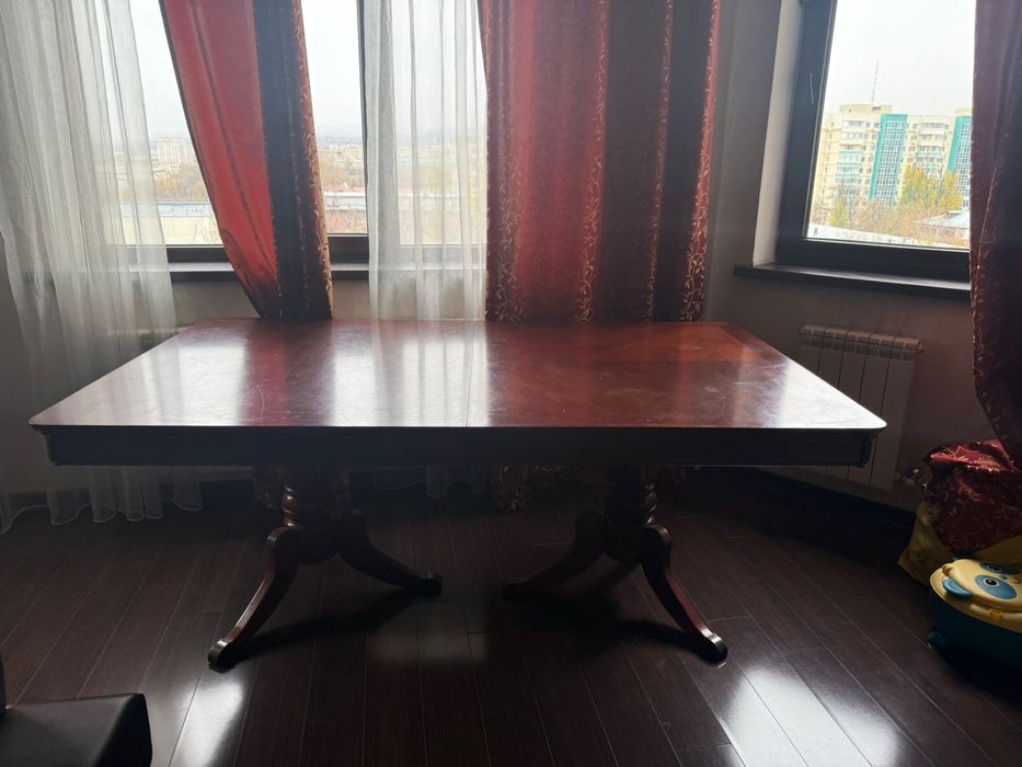 Стол для зала , кухни