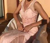 Rochie roz pudrat tip sirena