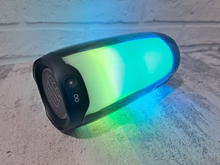 Продам портативную колонку JBL Pulse 4