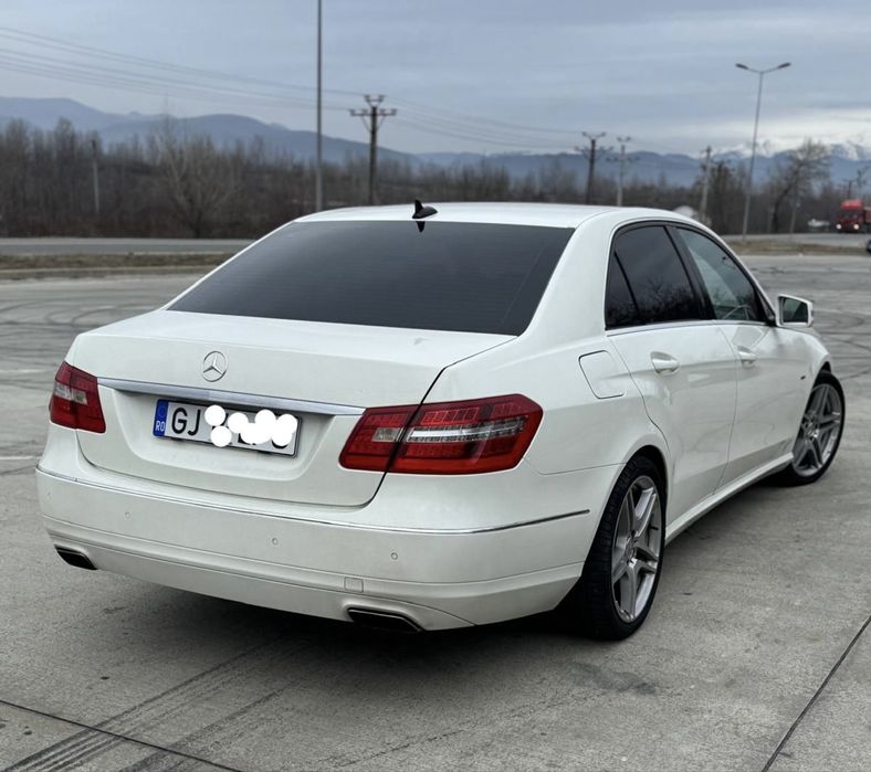Mercedes-Benz E CLASS W212 Avantgarde. Posibilitate RATE !!