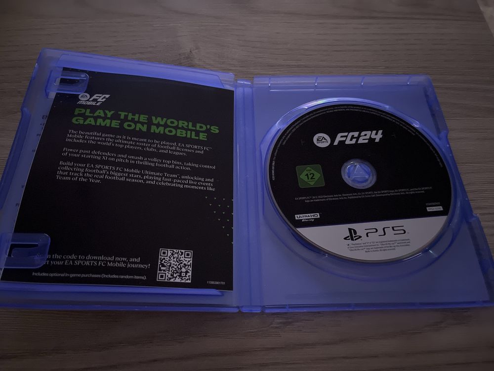 * FC 24 для PS5 *