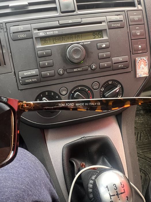 Продавам слнчеви очила том форд