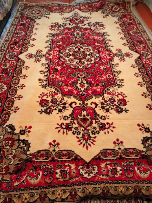 Продам ковер ч/ш 2*3 25 тыс. тг.