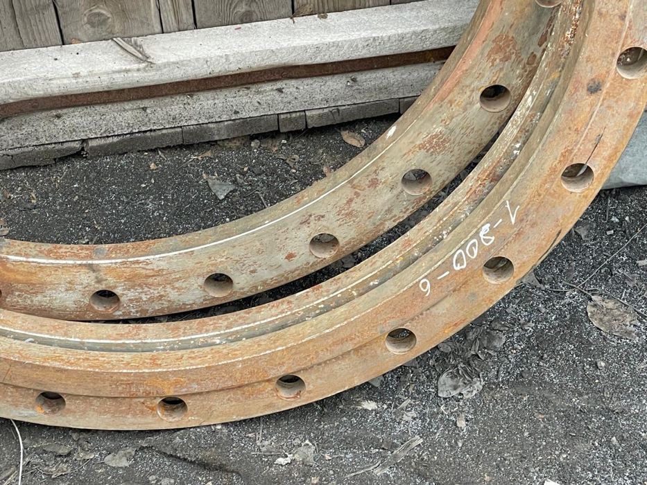 Продаю флянцы разных размеров.