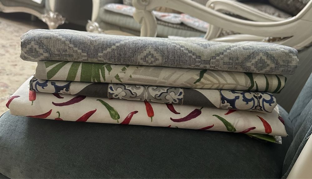 Продам тефлоновые скатерти б/у.