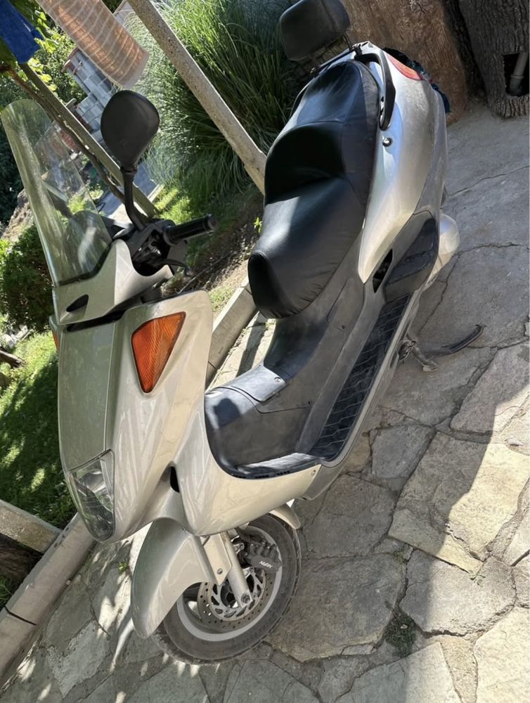 Продавам Мотоциклет Honda Pantheon 125