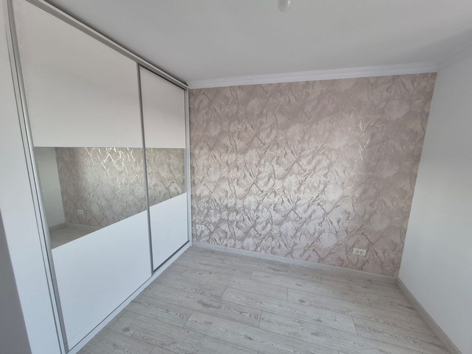 Dresing alb lucios  175 lungime