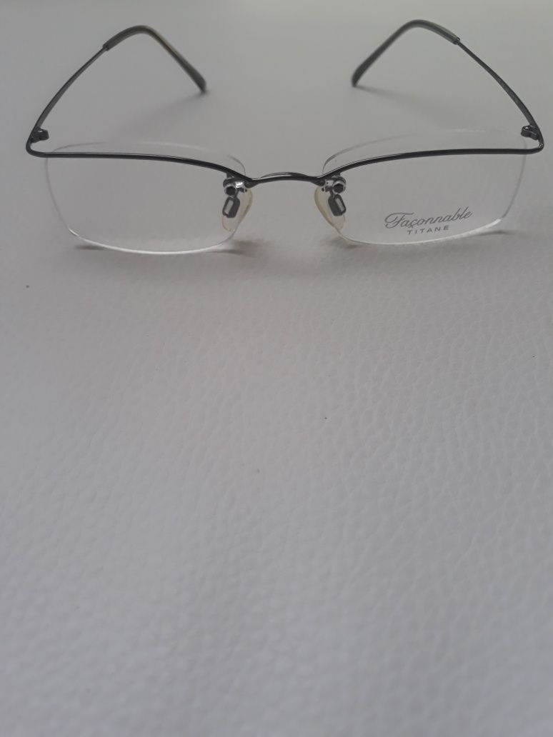 Rama de ochelari din titan pur Faconnable japan