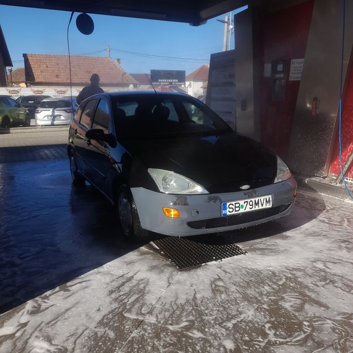 Vând ford  sau scimb focus 16 benzină itp valabil asigurare valabila