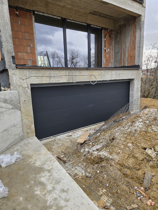 Usi de garaj/ usi tip rulou/ usa industriala/ usa batanta