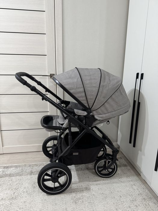 Продам коляску 2 в 1 Nuova Moon