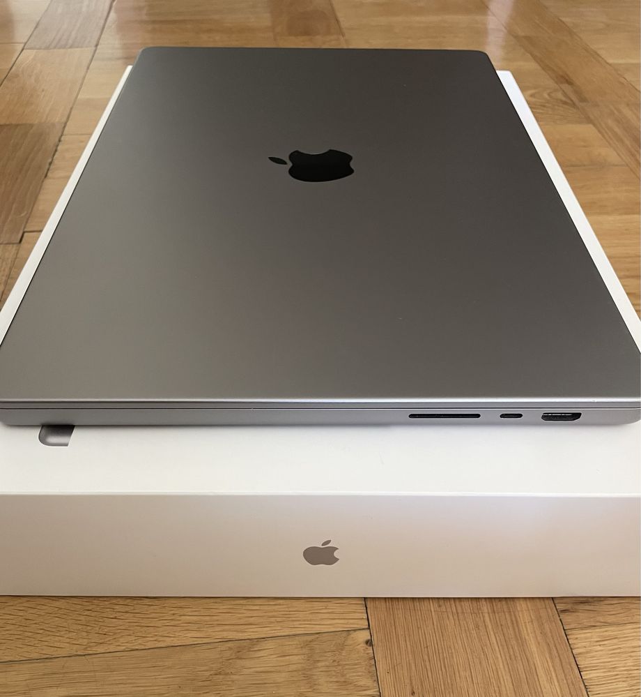 MacBook Pro 16’ M1 Pro 16RAM 512 SSD