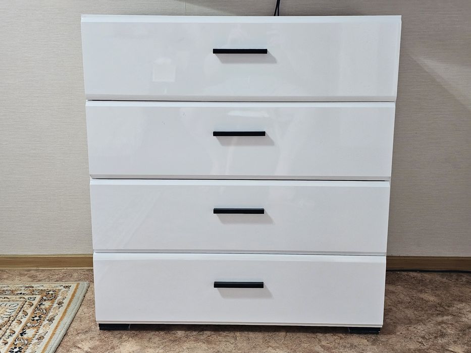 Продам комод белый