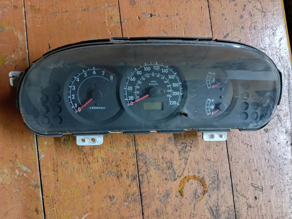 Щиток приборов на Киа Спектра