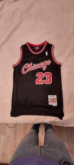Jersey Michael Jordan 23, mărimea M, Mitchell and Ness.