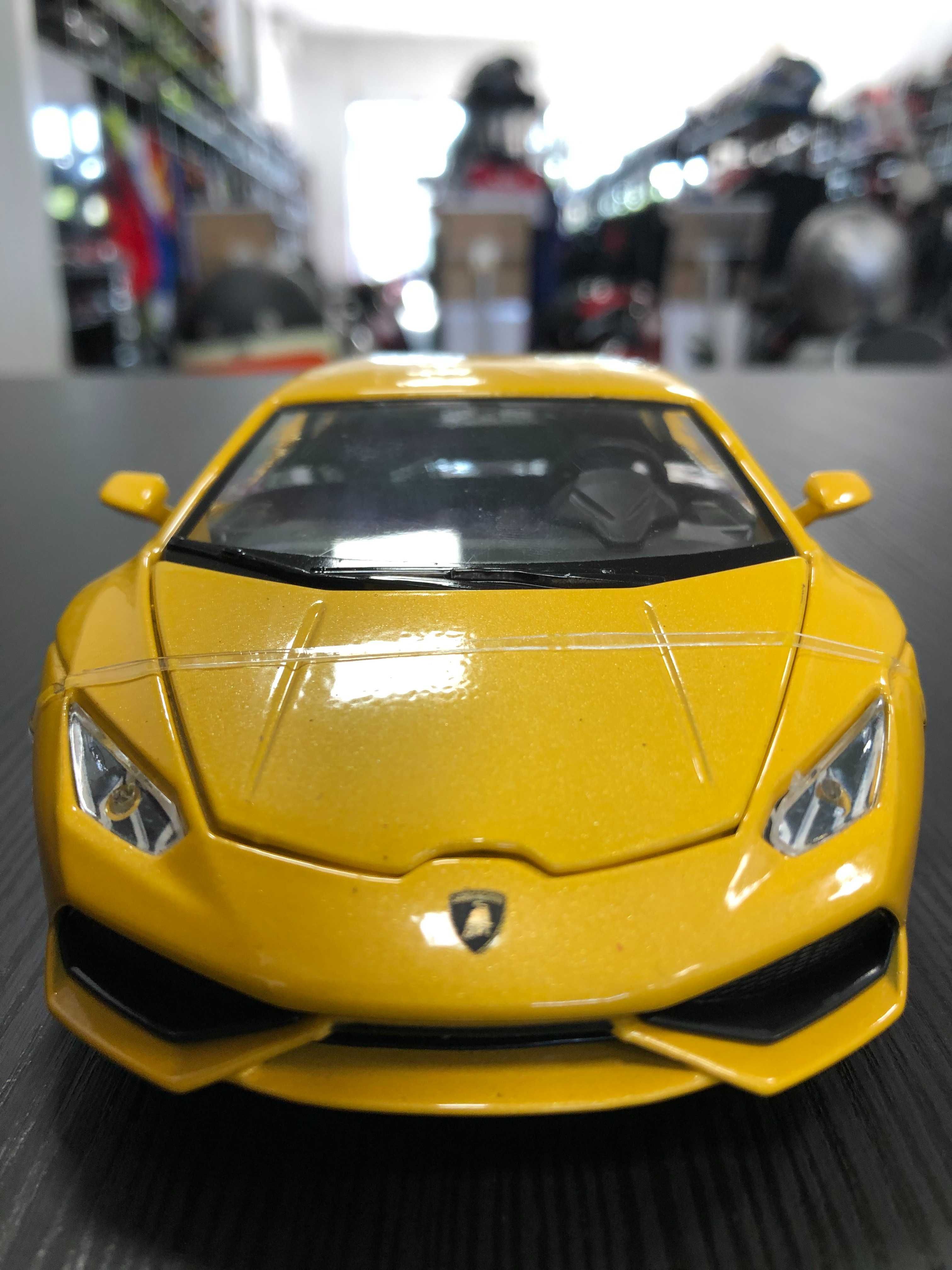Рядък модел метална колекционерска количка LAMBORGHINI HURACAN 1:24