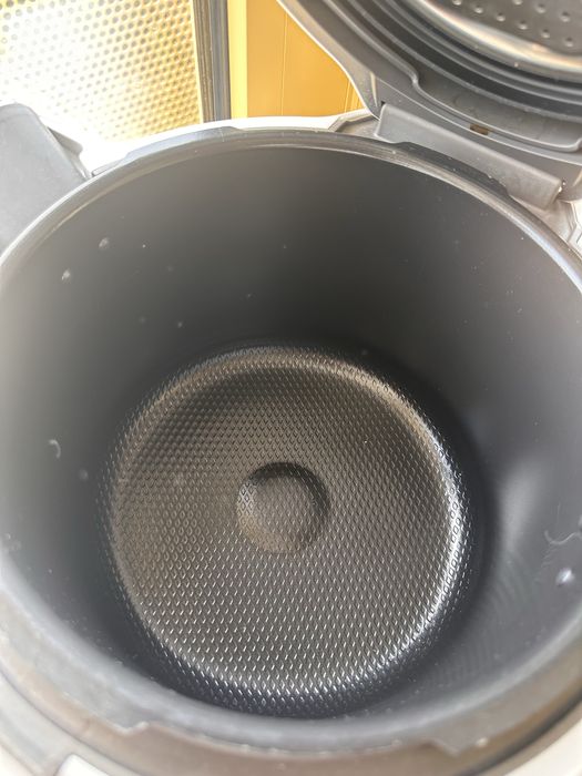 Multicooker inteligent Tefal - cu gatire sub presiune