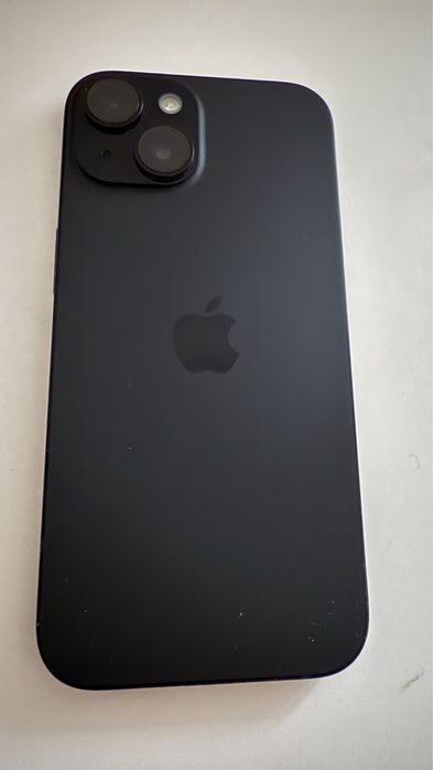 Iphone 15, protejat de husa si folie de sticla de la prima utilizare
