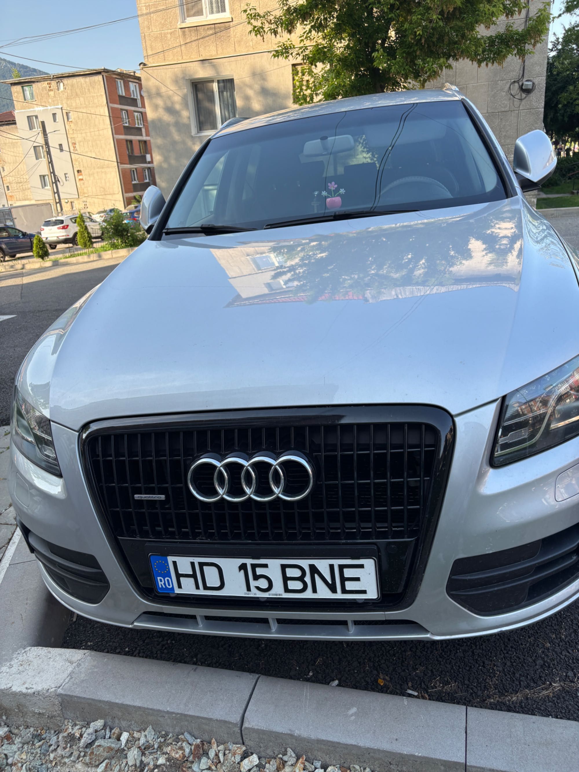 Vând Audi SQ5 2010