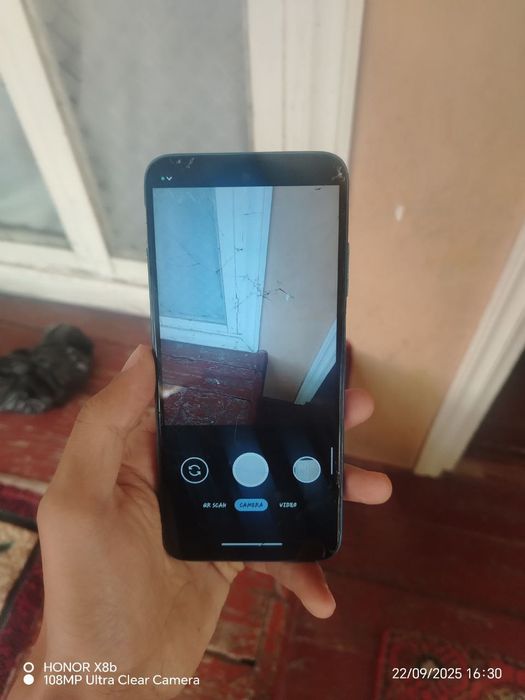 Redmi 10 2022 sensorida sibigʻi bor dogʻ chixigʻ tushmagan