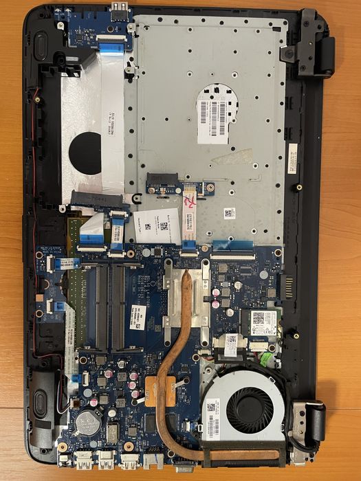 Pentru informatica scoala 250 G5, intel i5-6200