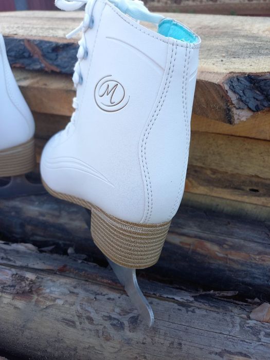Продам коньки 39-40 р