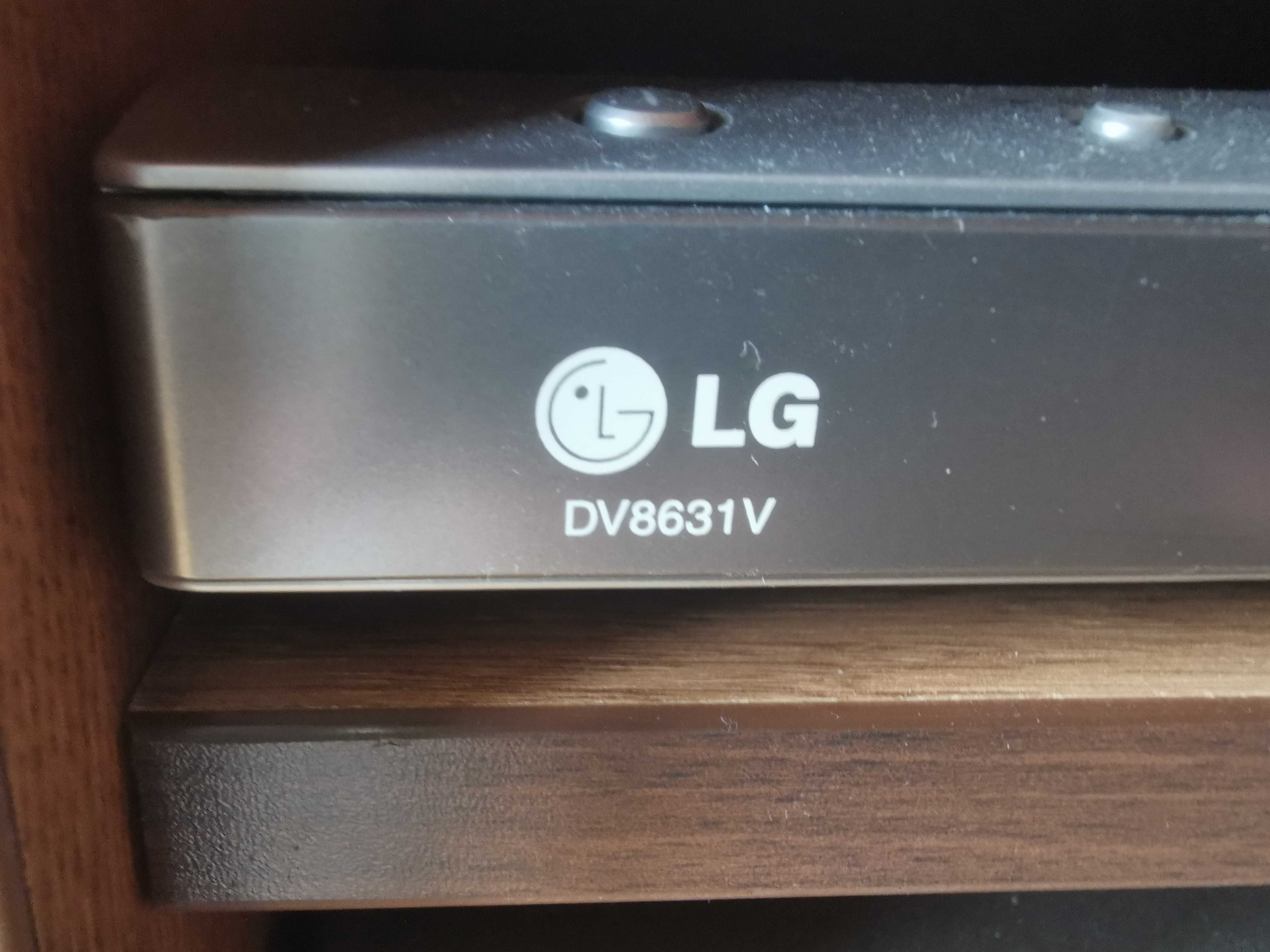 DVD плейър LG DV8631V